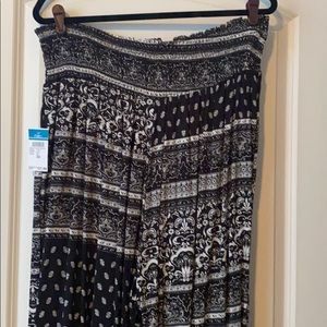 NWT black and white flare leg pants